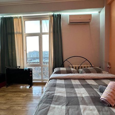 1-Room Apart. 21 On Usenbaeva 52 Near Eurasia Shopping Center Biškek Exteriér fotografie