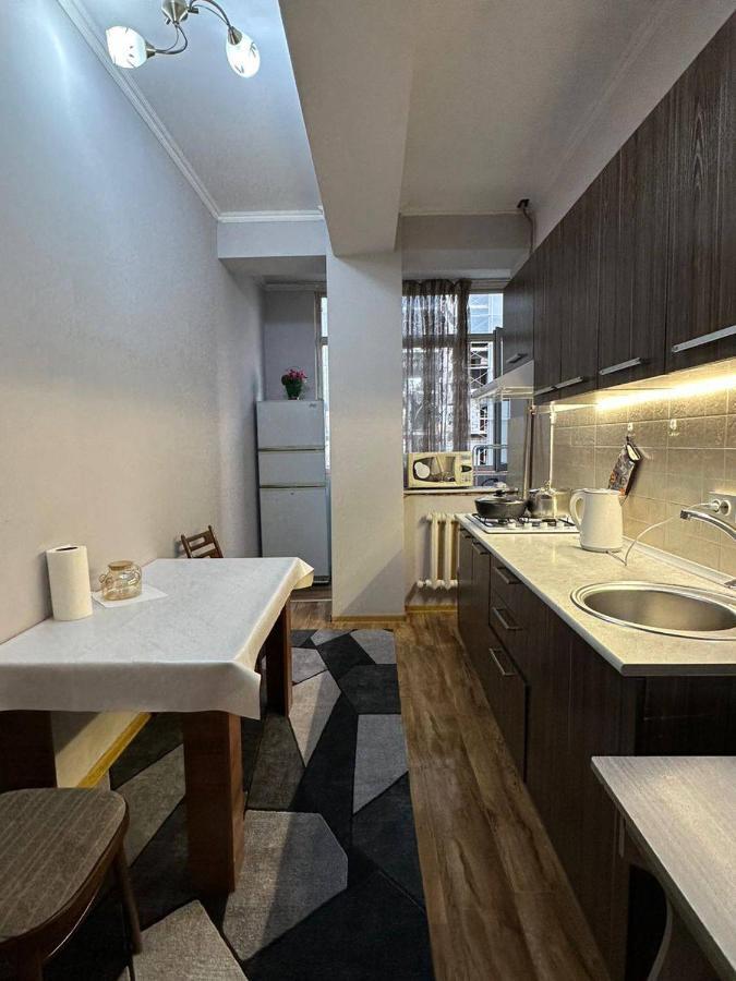 1-Room Apart. 21 On Usenbaeva 52 Near Eurasia Shopping Center Biškek Exteriér fotografie