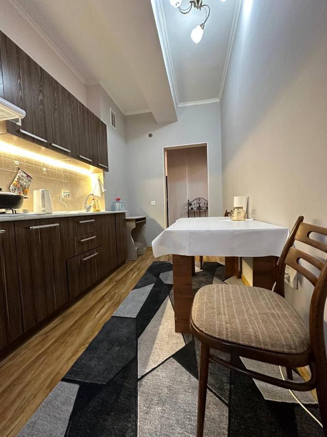 1-Room Apart. 21 On Usenbaeva 52 Near Eurasia Shopping Center Biškek Exteriér fotografie