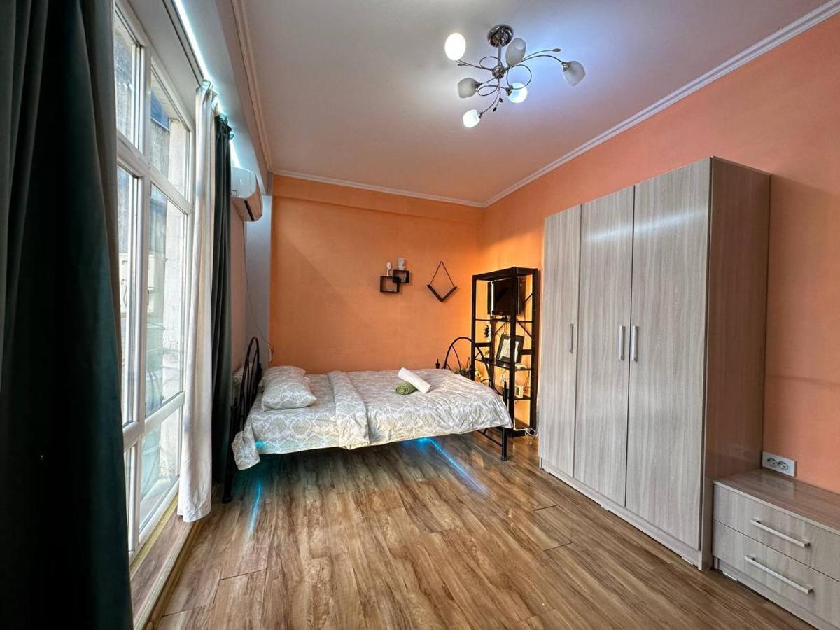 1-Room Apart. 21 On Usenbaeva 52 Near Eurasia Shopping Center Biškek Exteriér fotografie