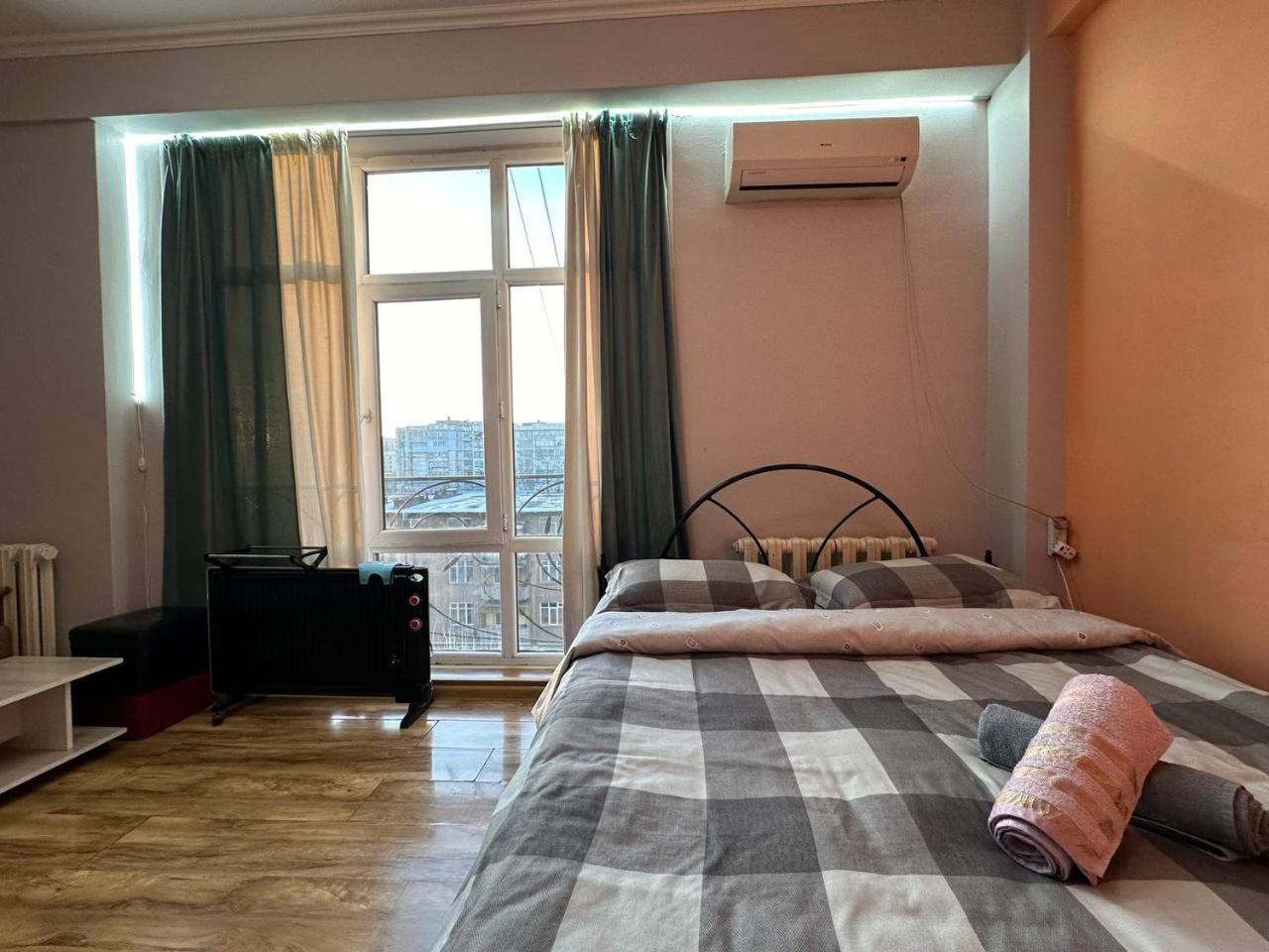 1-Room Apart. 21 On Usenbaeva 52 Near Eurasia Shopping Center Biškek Exteriér fotografie